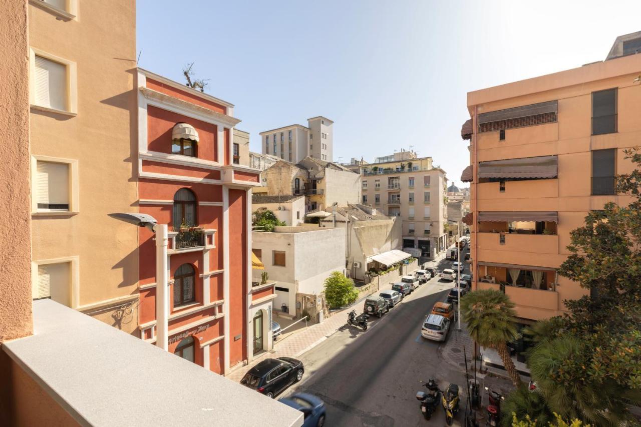 Vittoria'S Luxury Apartment קליארי מראה חיצוני תמונה